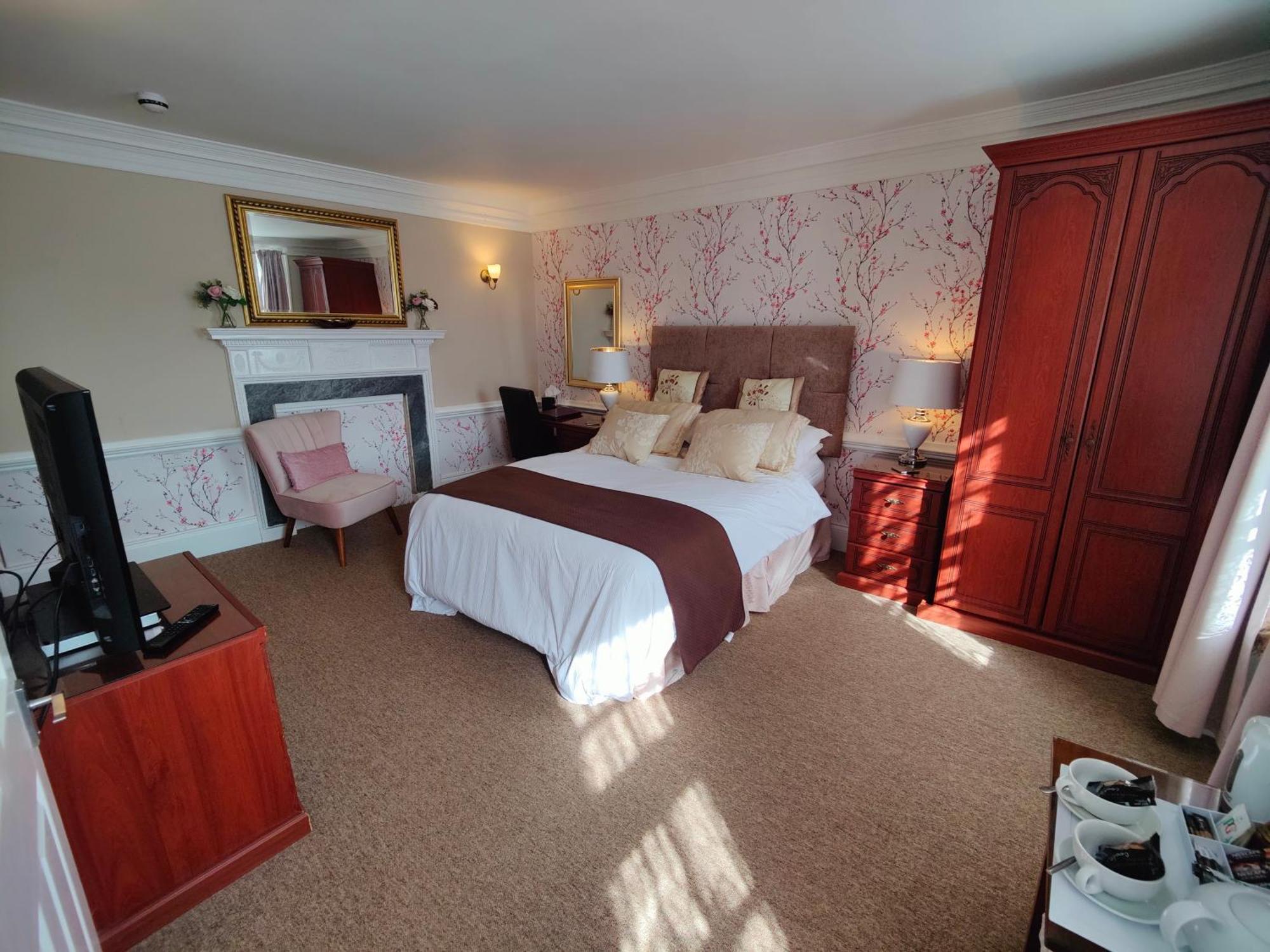The Pack O' Cards Hotel Combe Martin Exterior foto